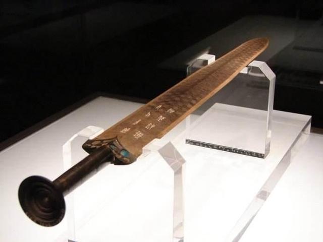 秦剑埋在地下2000多年，出土时仍光亮如新，隐含的工艺近代才发明