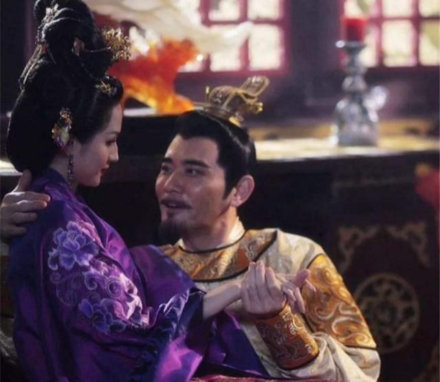 为染指江南第一美人，太子不惜杀皇帝，皇帝驾崩后，她被太子霸占