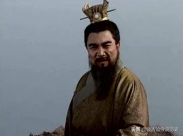 一代枭雄曹操，为什么死前杀死了杨修，没有杀司马懿呢？