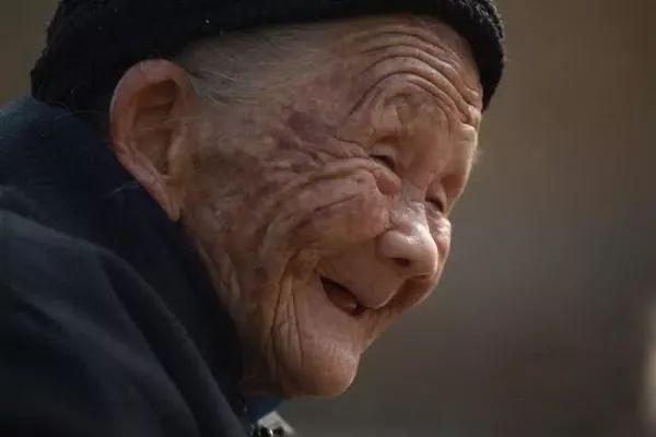 99岁“慰安妇”受害幸存者韦绍兰离世，奶奶的笑我看哭了